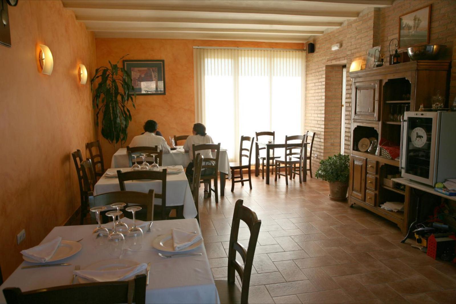 Hostal La Fuente Buera ภายนอก รูปภาพ