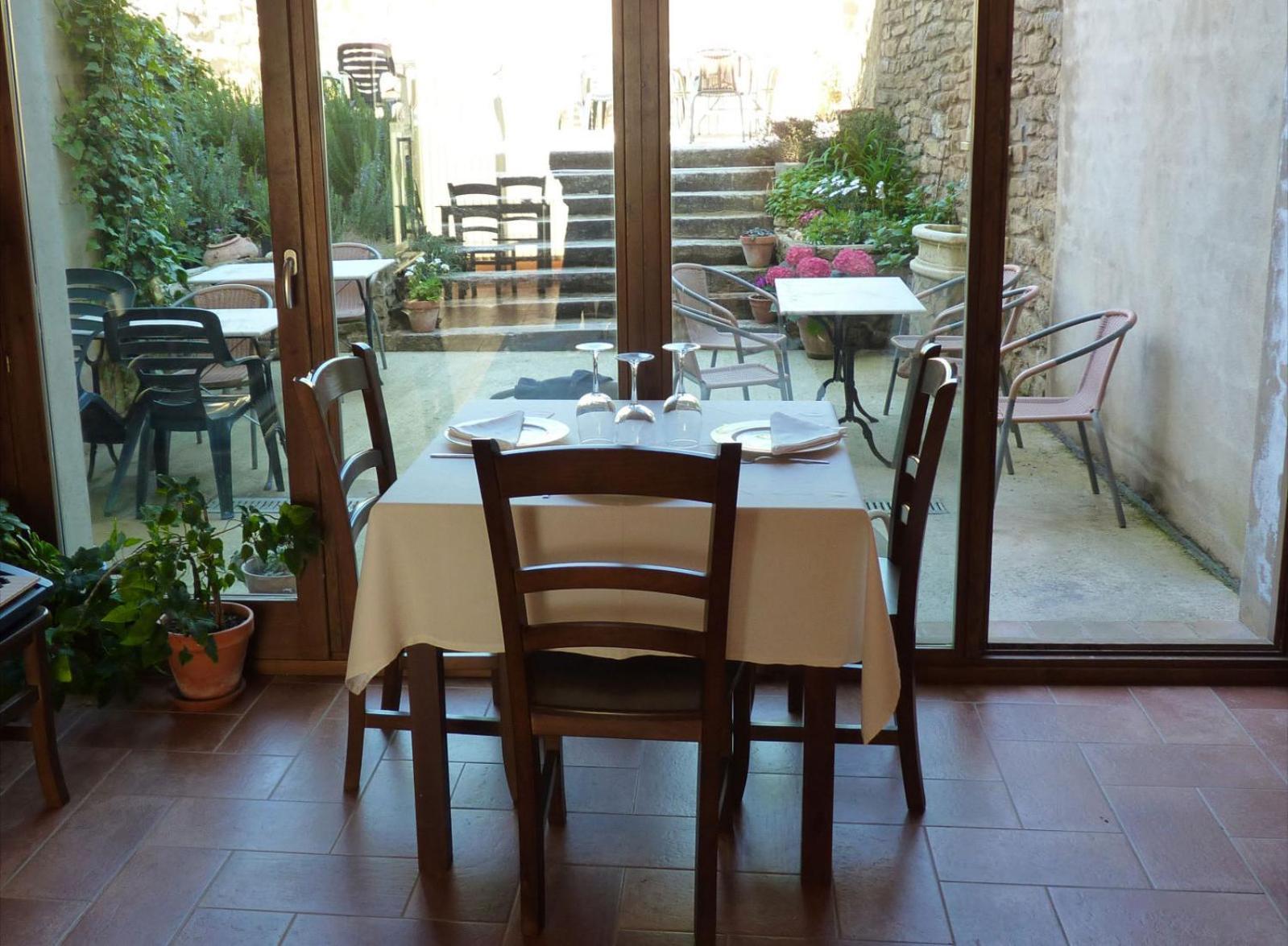 Hostal La Fuente Buera ภายนอก รูปภาพ