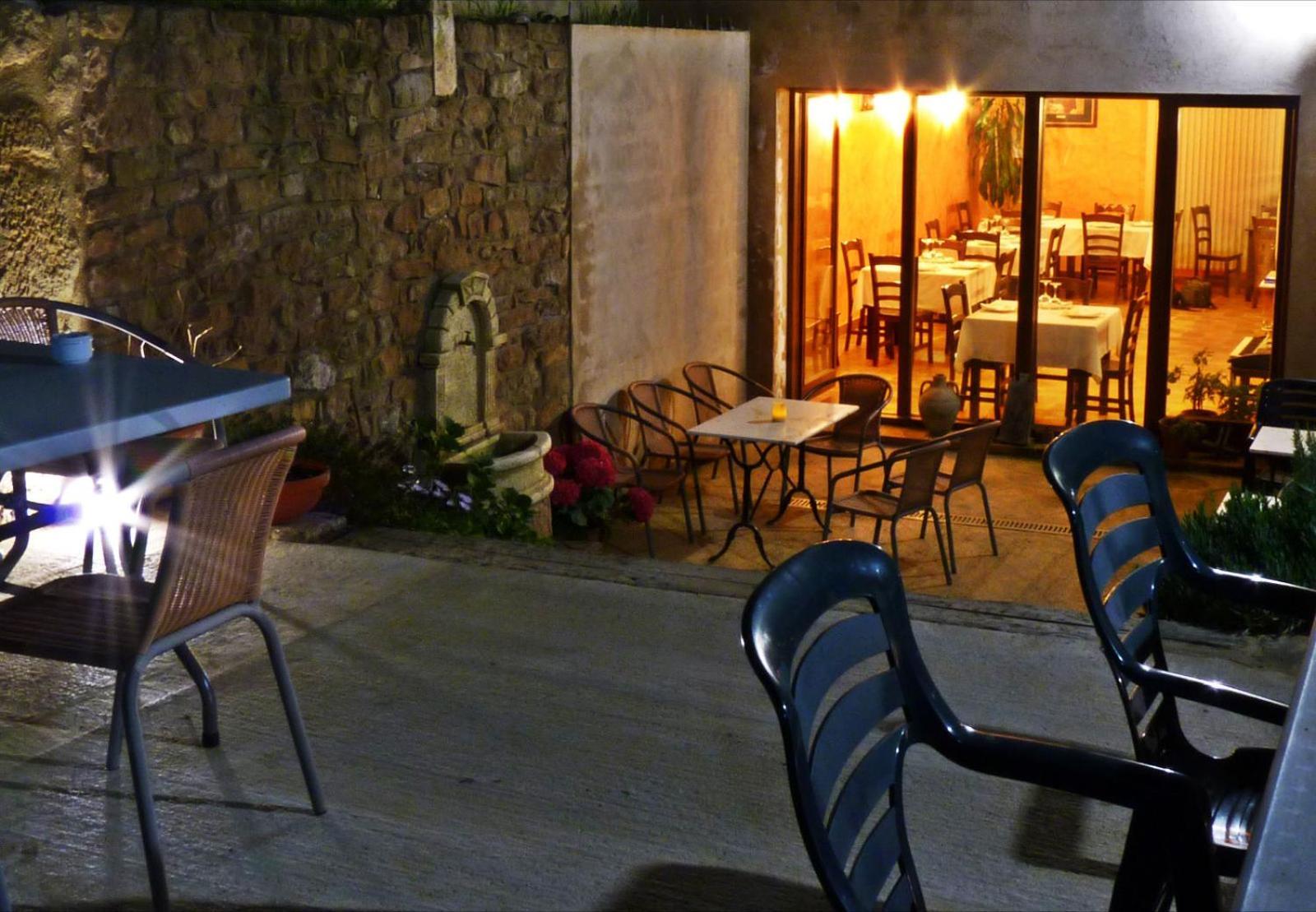 Hostal La Fuente Buera ภายนอก รูปภาพ
